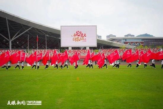 在上轮切尔西4-4曼城的比赛中，情绪激动的波切蒂诺冲进了球场与主裁判安东尼-泰勒对峙，故而吃到了1张黄牌，而此前他在对阵布莱顿和伯恩利的比赛，波切蒂诺也吃到过黄牌，本赛季英格兰内的赛事累计3张黄牌，自动停赛1场。